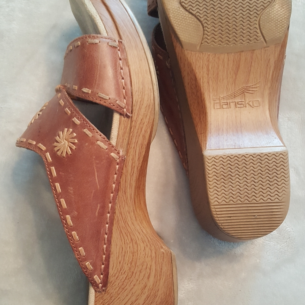 AMAZING Dansko leather sandals